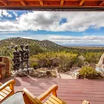 Holiday home Sunlit Hills Art And Views