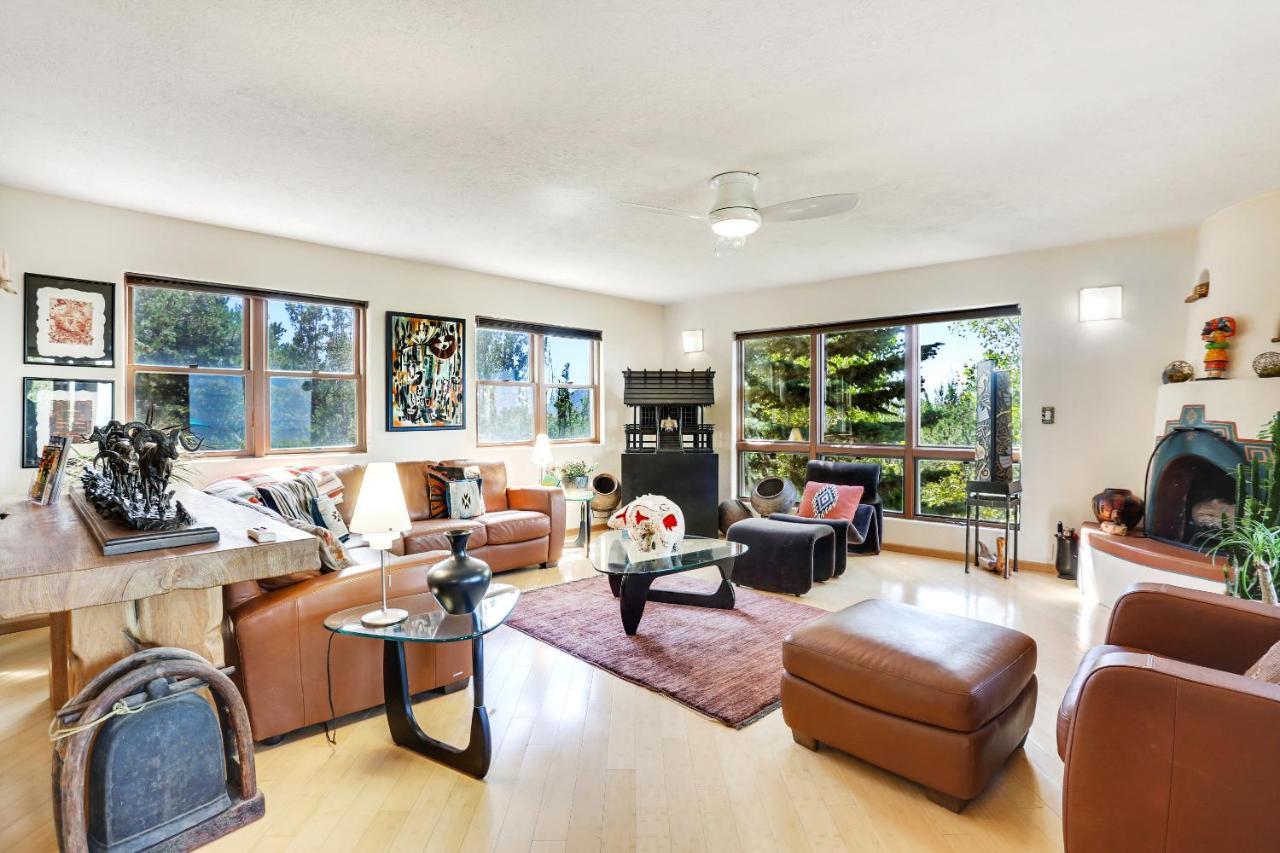 Vakantiehuis Sunlit Hills Art&views, 3 Bedrooms, Sleeps 6, Hot Tub, Volleyball, Wifi Santa Fe