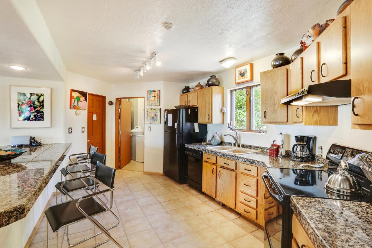 Sunlit Hills Art&views, 3 Bedrooms, Sleeps 6, Hot Tub, Volleyball, Wifi Vakantiehuis *