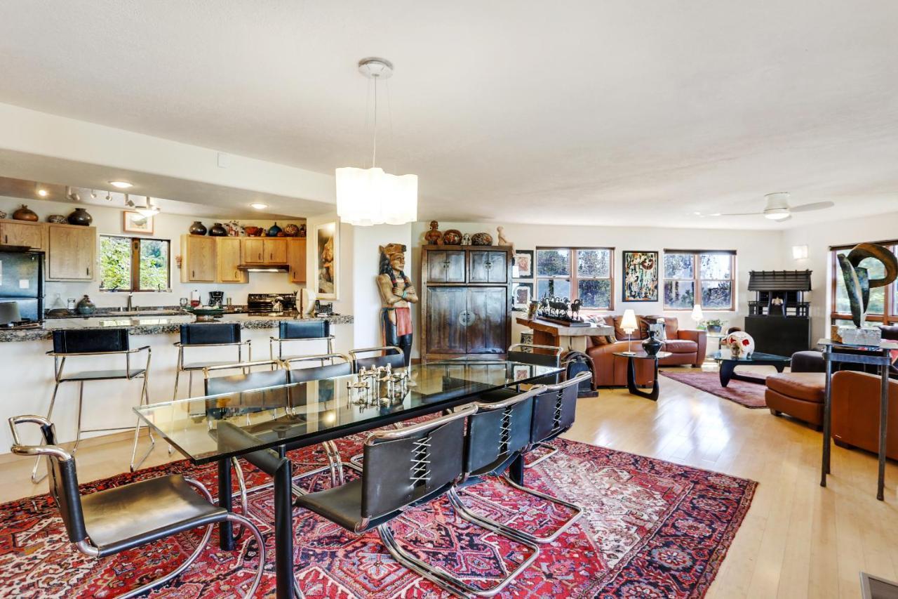 Sunlit Hills Art&views, 3 Bedrooms, Sleeps 6, Hot Tub, Volleyball, Wifi