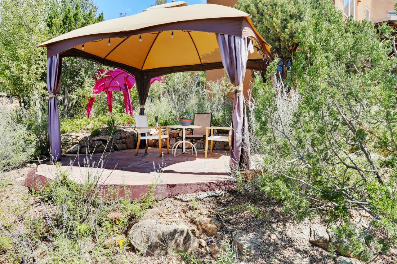 Sunlit Hills Art&views, 3 Bedrooms, Sleeps 6, Hot Tub, Volleyball, Wifi