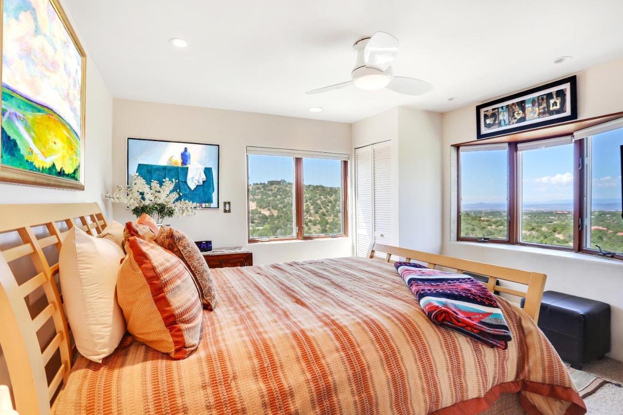 Sunlit Hills Art&views, 3 Bedrooms, Sleeps 6, Hot Tub, Volleyball, Wifi Vakantiehuis *
