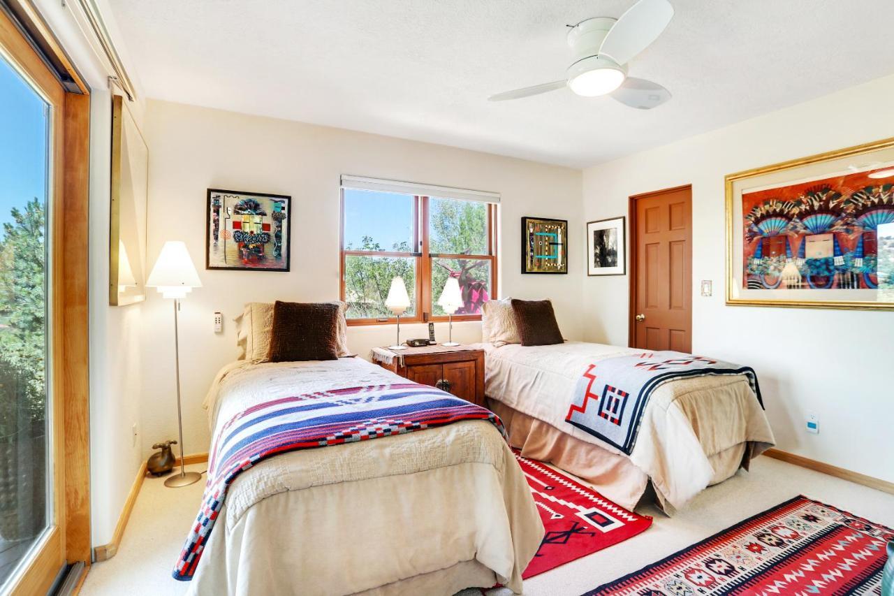 Sunlit Hills Art&views, 3 Bedrooms, Sleeps 6, Hot Tub, Volleyball, Wifi * Santa Fe