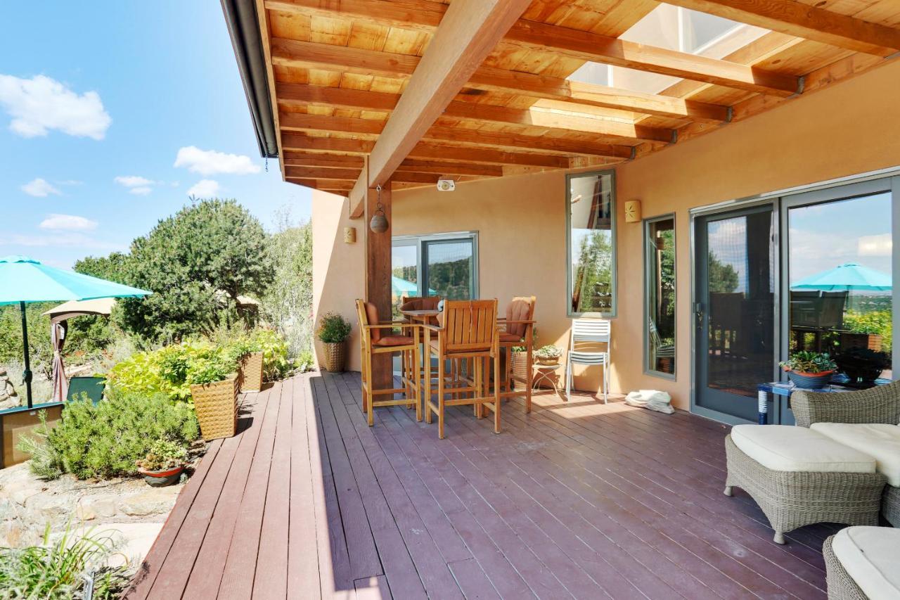 Sunlit Hills Art&views, 3 Bedrooms, Sleeps 6, Hot Tub, Volleyball, Wifi Vakantiehuis