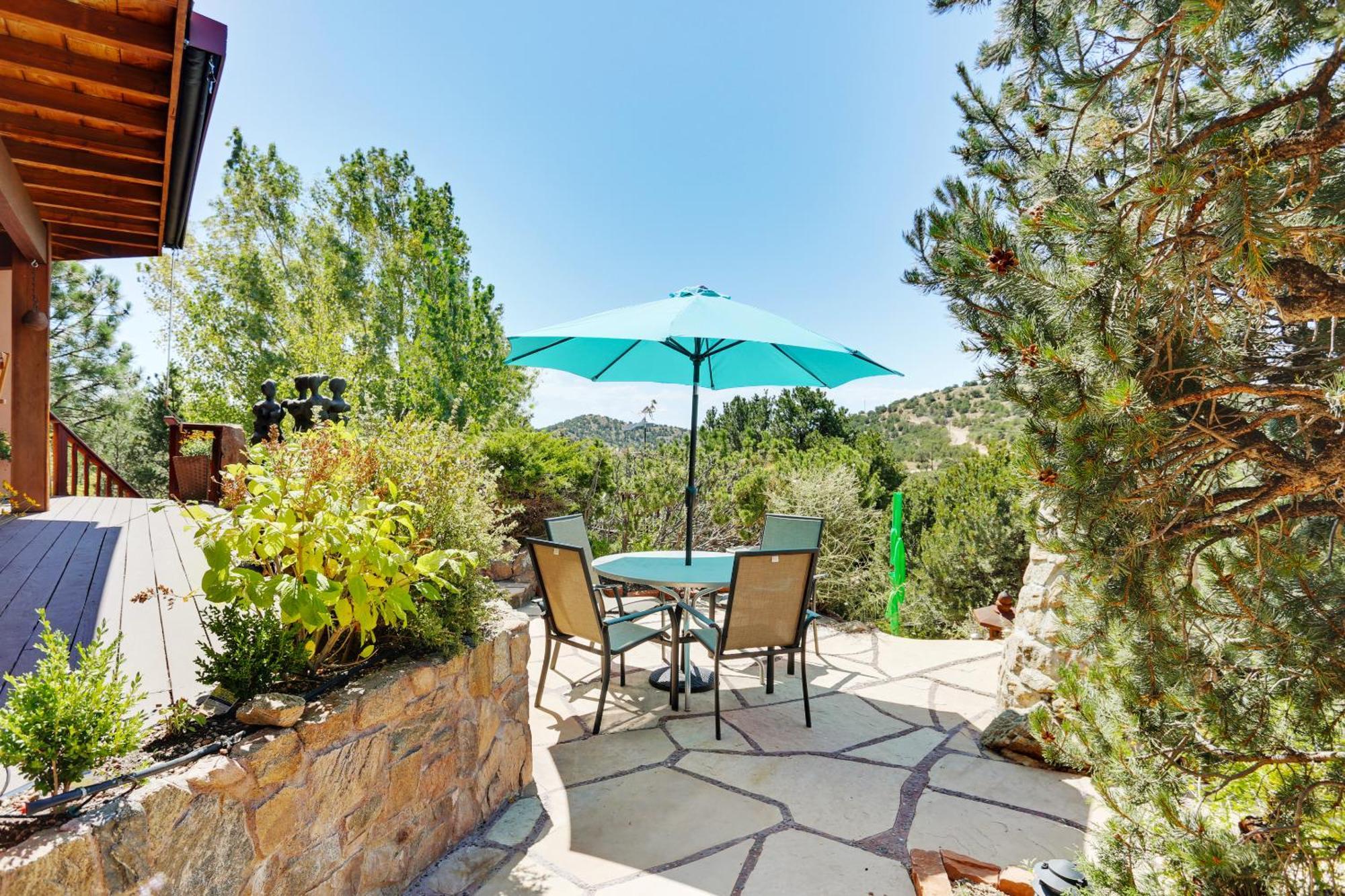 Sunlit Hills Art&views, 3 Bedrooms, Sleeps 6, Hot Tub, Volleyball, Wifi *